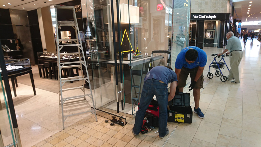 Fixing commercial sliding door - Door On The Go
